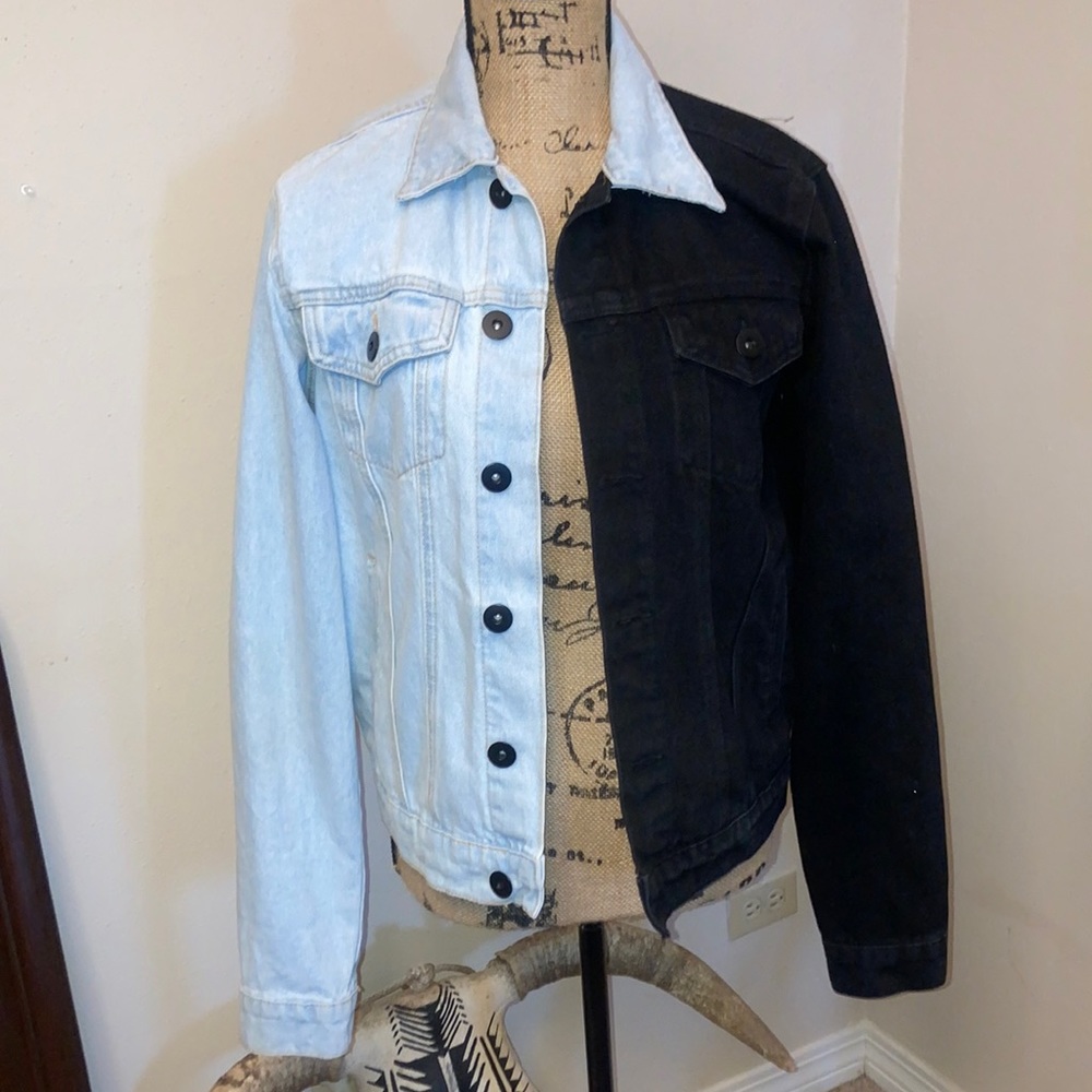 Two tone denim jacket 🤍🖤